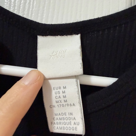 H&M Black Ribbed Top - Picture 2 of 2